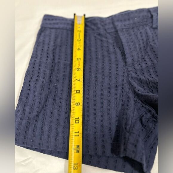 Banana Republic Eyelet Navy Blue Shorts Women’s size 2 summer spring vacation - Picture 5 of 5